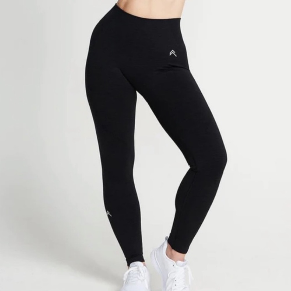 Oner Active classic seamless leggings size medium in black